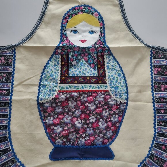 Russian Nesting Dolls Apron Floral Ruffled Edge Detailed Appliques Light Canvas - Picture 2 of 7